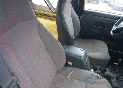 2000 Jeep Wrangler Sport z USA, uszkodzony, nr VIN 1J4FA49S4YP763414